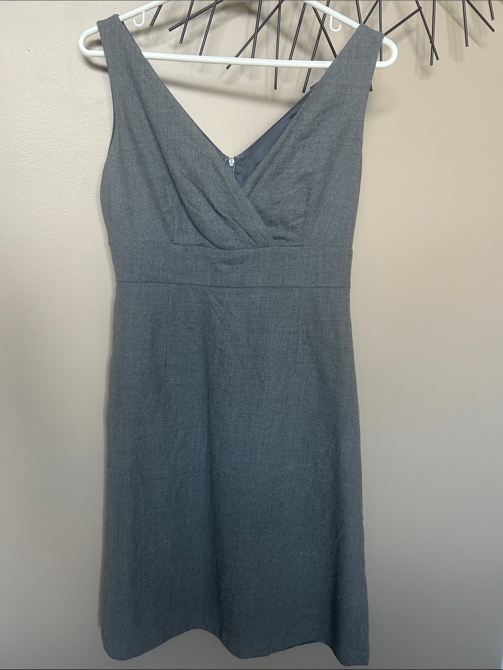 Banana Republic Gray Wool Dress Empire waist Sleeveless w/Pockets Sz 6